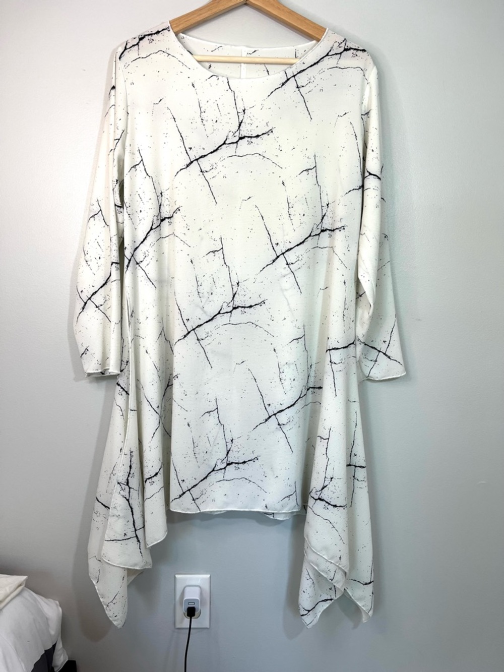 Heydari Cream Tunic  Top with Black Splatter, Handkerchief Hem Women’s Large